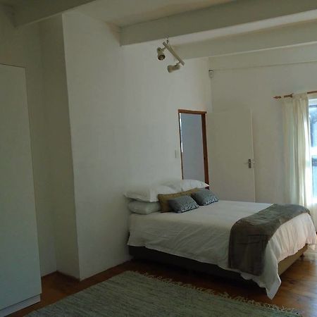 Zen Guesthouse Jeffreys Bay Bagian luar foto