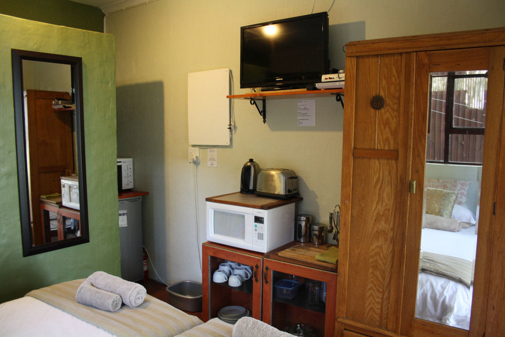 Zen Guesthouse Jeffreys Bay Bagian luar foto